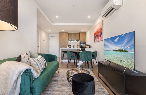 Moonee Ponds Appartement | High-Rise Balcony Unit with City Views, Gym, Pool