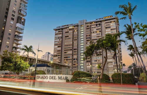 San Juan Appartement | High-Rise Studio w/City View - Private Beach Access + Walkable to Restaurants