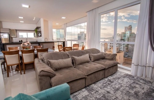 Morretes Appartement | High standard apartment in Meia Praia for 15 people, pet friendly, 3 parking spaces