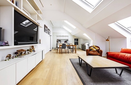 Levallois-Perret Appartement | Higher Calling, by Veeve