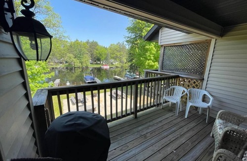 Goodman Copropriété | Highfalls Riverfront Condo with Riverview in Crivitz!!