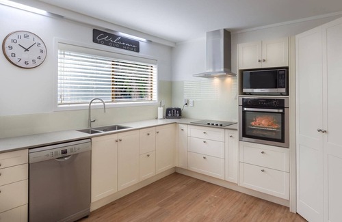 Lynmore Maison | Highfield on High - 100m to the Redwoods Forest with Spa Pool