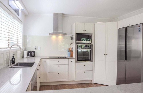 Lynmore Maison | Highfield on High - 100m to the Redwoods Forest with Spa Pool