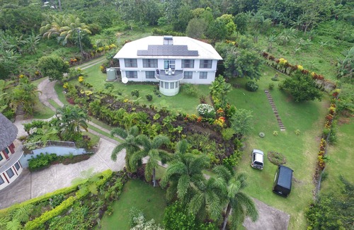 Apia Maison | Highland Hideaway au-dessus d'Apia niché dans votre propre petite vallée privée