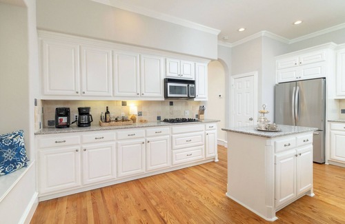 Park Cities Maison | Highland Park Retreat - Walk to Dining & SMU