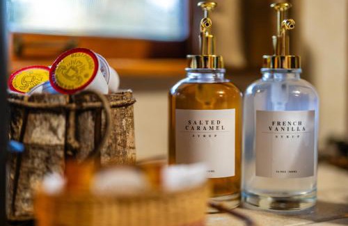 Highlands Hills Maison | Highlands Escape with Views 5 Min to Downtown