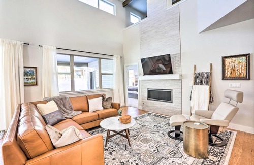 Grand Elk Ranch Maison | Hike and Ski Stunning Home with Hot Tub in Granby!