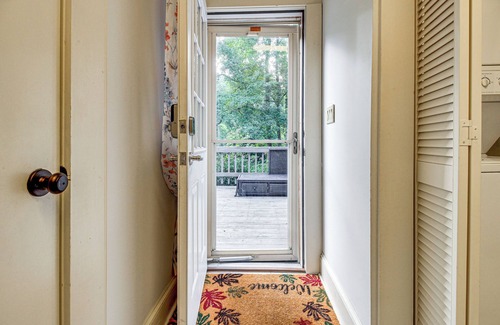 Burgaw Appartement | Hike & Bike On-Site: Burgaw Apt - 4 Mi to River