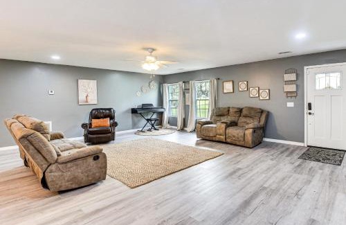 Silver Springs Maison | Hike, Fish and Explore Retreat in Silver Springs!