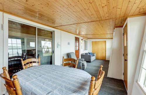 Baldwin Maison | Hike, Fish and Explore Lakefront Cottage in Baldwin