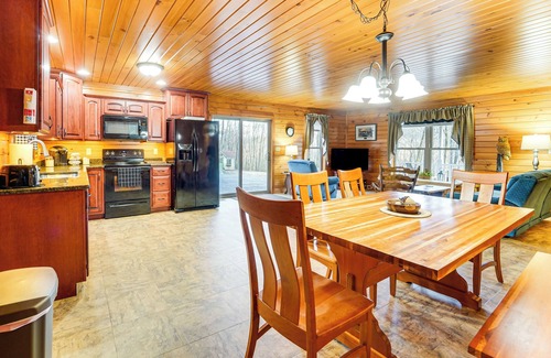 Woodward Maison | Hike, Fish & Unwind: Home w/ Fire Pit in Woodward!