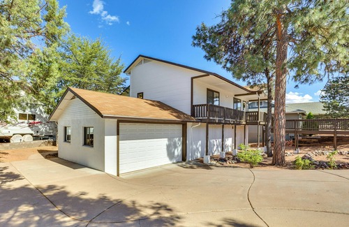 Payson Cottage | Hike & Golf: Family Home w/ Deck in Payson!