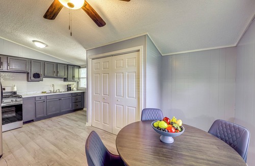 Pine Bluff Maison | Hike, Golf & Fish: Pine Bluff Retreat
