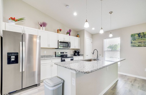 Candler Maison | Hike, Paddle & Explore: Home w/Lanai in Ocala