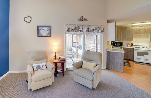 Rosedale Maison | Hike & Picnic at Group Getaway in Rosedale!