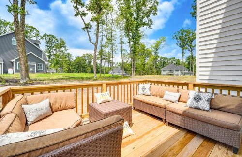 Jonas Maison | Hike, Sip and Ski Spacious Poconos Home