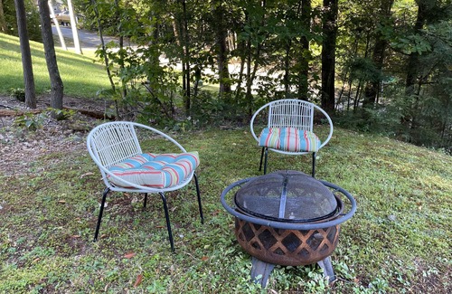 Alton Bay Maison | Hike, swim or ski! 3BR house in the Lakes Region.