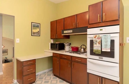 Miller Beach Maison | Hike The Dunes Walk To Beach and National Park! 5BR, 2 Bath and Game Room