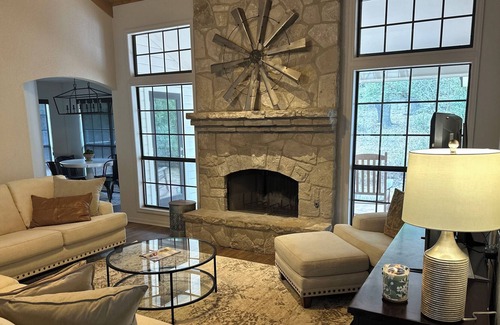 Bulverde Maison | Hill Country Home on 10 Acres