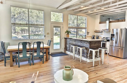 Leander Maison | Hill Country Pearl-A Charming Lake Cottage Created for Reconnection