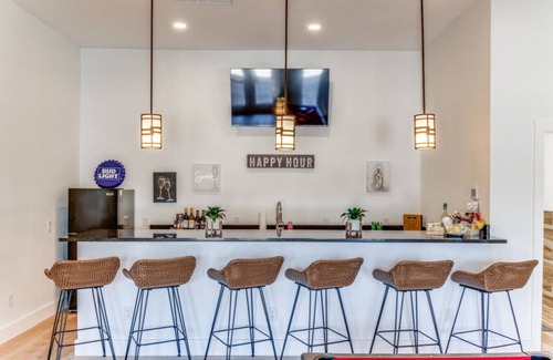 Johnson City Maison | Hill Country Retreat I Private Pool & Hot Tub I Mins to Wineries & Town Square