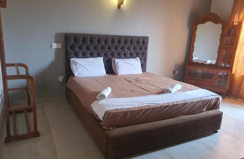 Mirissa Maison | Hill house guest