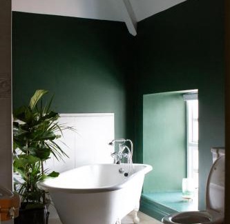 Cashel Maison | Hill House Lodge sleeps 6 Overlooking the rock of Cashel