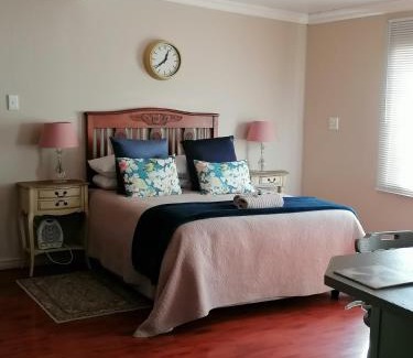 Potchefstroom Lit Et Petit-Déjeuner | Hill Manor Room 2 Self catering unit