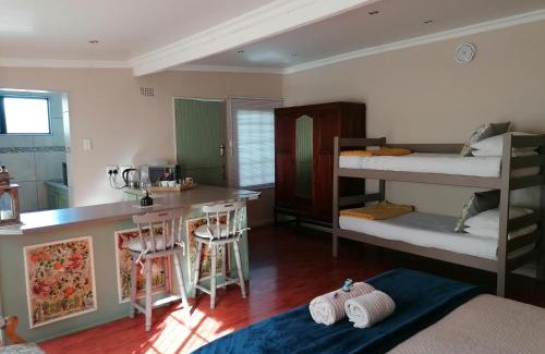 Potchefstroom Lit Et Petit-Déjeuner | Hill Manor Room 2 Self catering unit