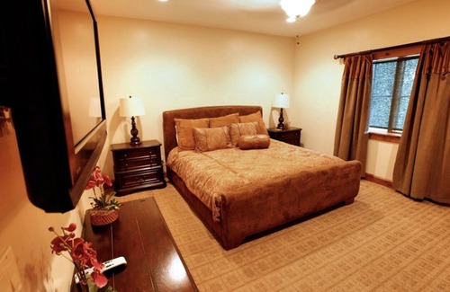 Gallatin Cabine | Hill top Luxury Bunkhouse 4bd, 2 full Bath and all amenities