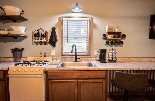 Board Camp Cabine | Hillbilly Hideaway at Wolfpen Gap
