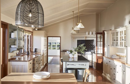 Onemana Maison | HILLBROOK ESTATE WHANGAMATA, NEW ZEALAND