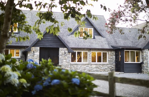 Onemana Maison | HILLBROOK ESTATE WHANGAMATA, NEW ZEALAND