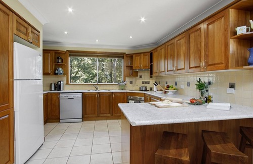 Kurrajong Heights Maison | HILLDO - Beautiful home set amongst the tree - SPECIALS ON NOW !