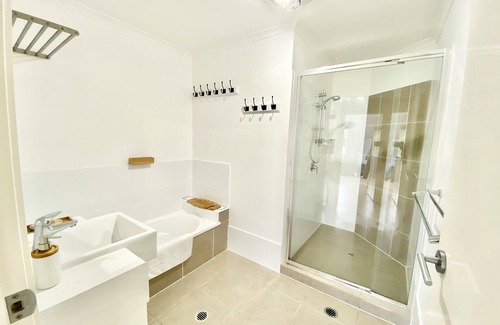 Closeburn Maison | Hills Cottage - eco-friendly, pets welcome!
