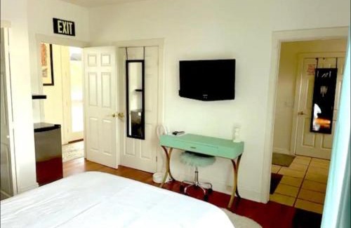 Studio City Maison | Hills of Studio City, your serene home away from Home