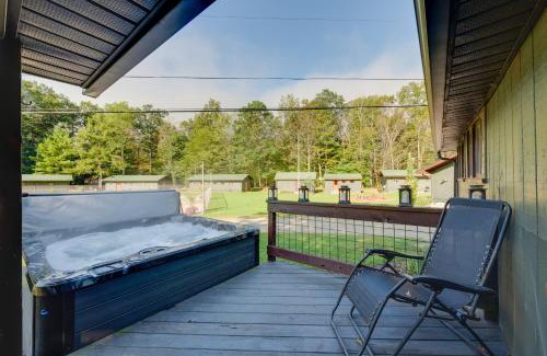 Hillsgrove Maison | Hillsgrove Cabin with Private Hot Tub!