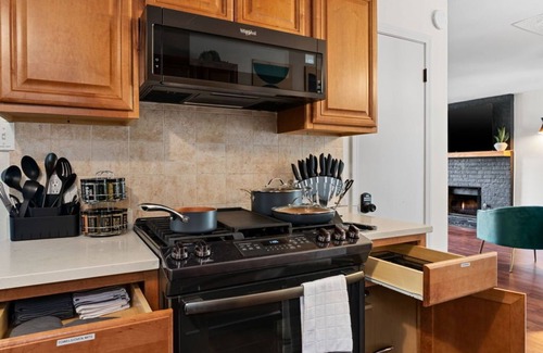 Austin Maison | Hillside 3BR KingClose to DT Domain Q2