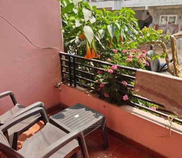 Sukha Appartement | Hillside Haven near Kainchi Dham