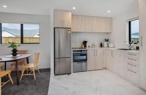 Trentham Maison | Hillside Haven Trentham Escape