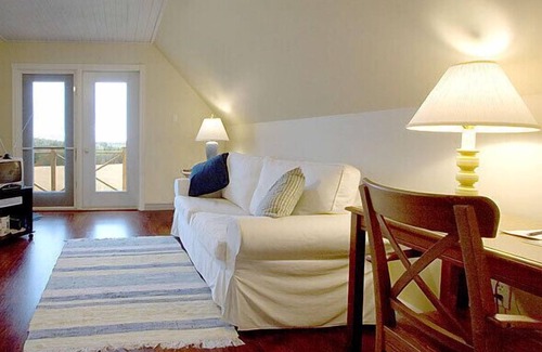 Burlington Cottage | Hillside Haven avec vue sur l'océan, Minutes to Shore Beach de Cousin!
