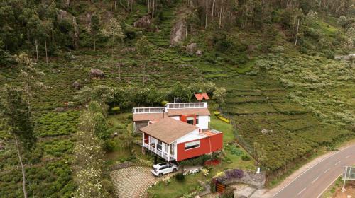 Wellington Maison | Hillside Home 3 BHK Villa by tisyastays