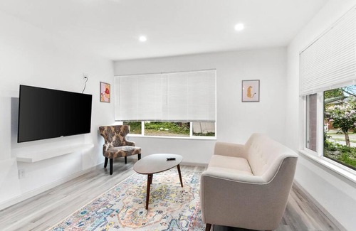 North Beacon Hill Appartement | Hillside in Seattle - updated and well appointed.