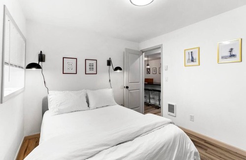North Beacon Hill Appartement | Hillside in Seattle - updated and well appointed.