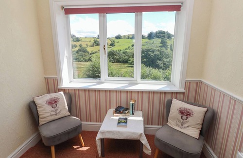 Tirabad Cottage | HILLSIDE LODGE, pet friendly, character holiday cottage in Newtown
