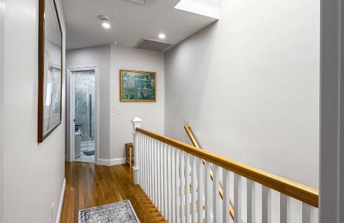 Milford Maison | Hillside's Setting Sun Waterfront Retreat