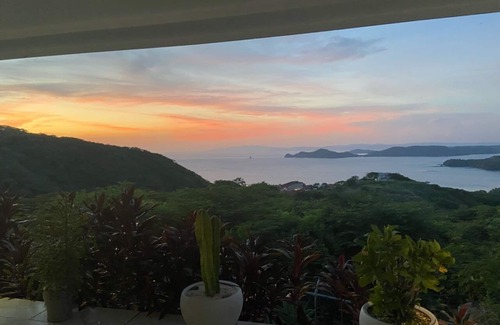 Playa Hermosa Maison | Hillside Treasure 4 BR 3.5 Bath Amazing Views of Playa Hermosa