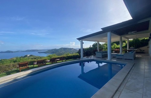 Playa Hermosa Maison | Hillside Treasure 4 BR 3.5 Bath Amazing Views of Playa Hermosa