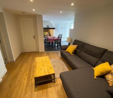 Isuskitza Appartement | Hillside View