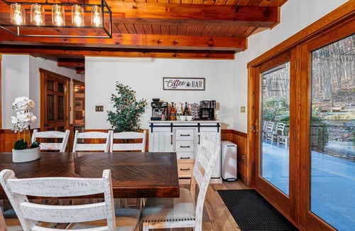 Mount Pleasant Mills Cabine | Hilltop Cabin Hideaway